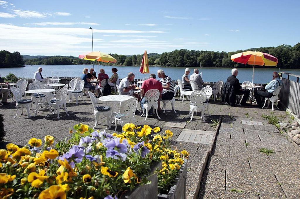 Rasta Lilla Edet Motel Buitenkant foto
